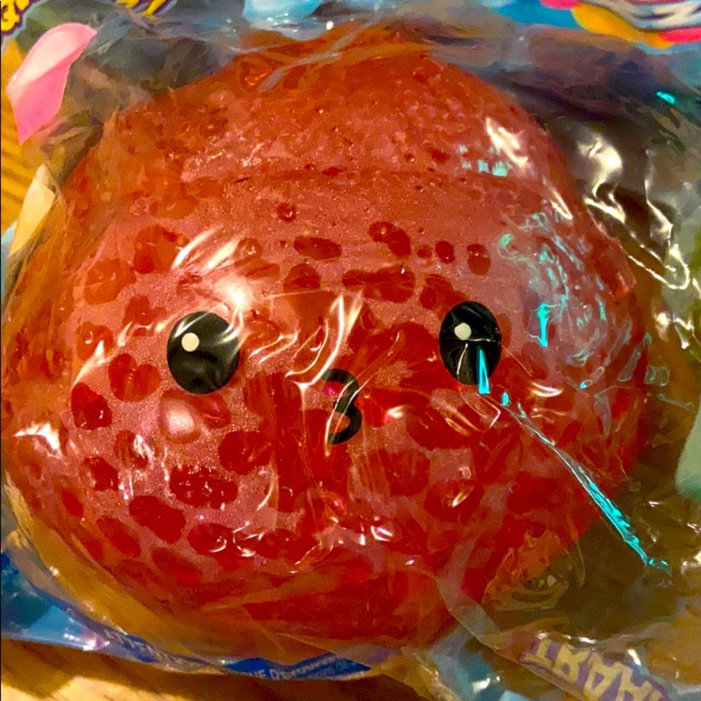 Bubbleezz sqweezz toy